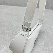 Nike x Jacquemus Smooth Shoulder Bag White Size 30 x 8.5 cm - 5