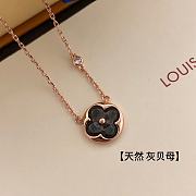 Louis Vuitton Classic Round Natural White Mother-of-Pearl Diamond LV Necklace - 4