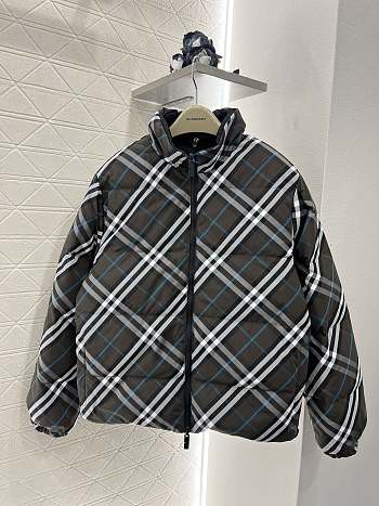 Burberry Hidden Hooded Reversible Down Jacket 01