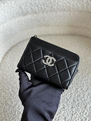 Chanel L-Shaped Coin Purse Black Size 8.5 x 13 x 2 cm - 1