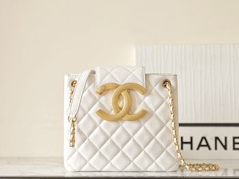 Chanel 24C Big Logo Shopping Bag White Size 17.5 x 20 x 5 cm 