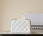 Chanel Kelly Bag Grained Leather Light Gold Buckle White Size 16 x 21 x 9.5 cm  - 6