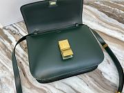 Celine Classic Box Bag Green Size 24 x 18 x 7 cm - 4