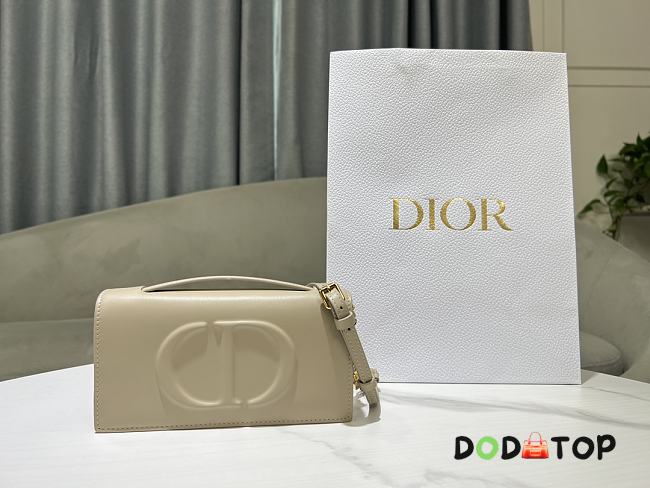 Dior Women CD Signature Mini Bag Powder Beige Size 21 x 11 x 5 cm - 1