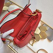 Dior CD Saddle Bag With Strap in Red Size 25.5 x 20 x 6.5 cm - 6