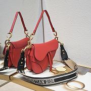 Dior CD Saddle Bag With Strap in Red Size 25.5 x 20 x 6.5 cm - 4