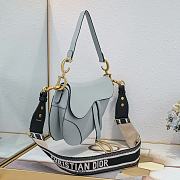 Dior CD Saddle Bag With Strap in Light Blue Size 25.5 x 20 x 6.5 cm - 5