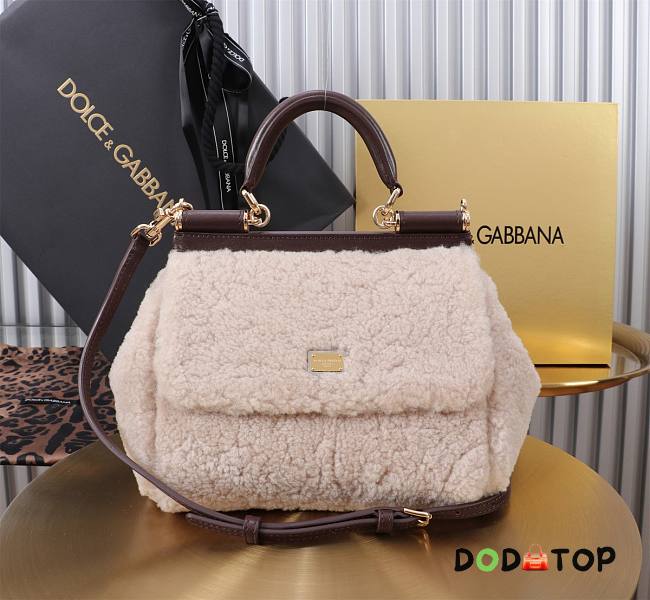 Dolce & Gabbana Women's Sicily Handbag Lambswool Size 20 x 16 x 8 cm - 1