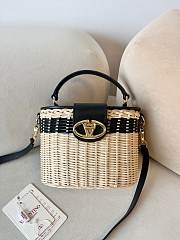 Valentino Vlogo Signature Wicker Vanity Bag Black Size 19 x 13.5 x 13 cm - 1