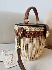 Valentino Vlogo Signature Wicker Vanity Bag Brown Size 19 x 13.5 x 13 cm - 4