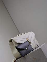 YSL Large Leather Loulou Shoulder Bag White Size 29 × 17 × 8 cm - 5