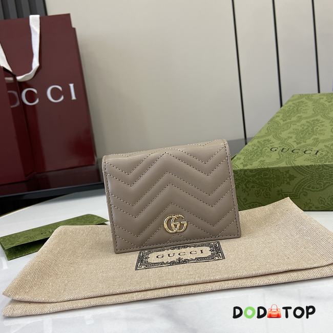 Gucci GG Marmont Card Holder Taupe Size 11 x 8.5 x 3 cm - 1