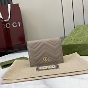 Gucci GG Marmont Card Holder Taupe Size 11 x 8.5 x 3 cm - 1