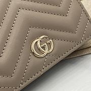 Gucci GG Marmont Card Holder Taupe Size 11 x 8.5 x 3 cm - 2