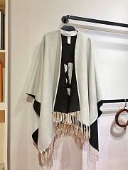 Miss Dior Wool Cape White 140 x 174 cm - 1