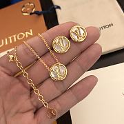 Louis Vuitton V Logo Set - 1