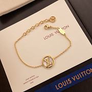 Louis Vuitton V Logo Set - 4