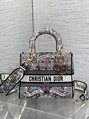 Dior Medium Lady D-Lite Bag 02 Size 24 x 11 x 20 cm - 1