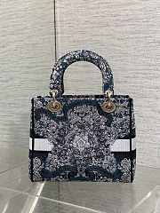 Dior Medium Lady D-Lite Bag 03 Size 24 x 11 x 20 cm - 4