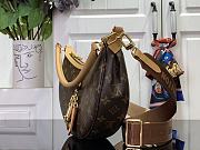 Louis Vuitton Loop Hobo Moon Handbag M12939 Size 22 x 9 x 33 cm - 4