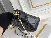 Chanel Hobo Pearl Bag Black Size 13 x 18 x 7 cm - 4