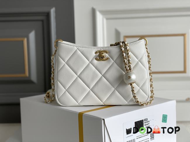 Chanel Hobo Pearl Bag White Size 13 x 18 x 7 cm - 1