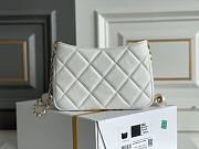 Chanel Hobo Pearl Bag White Size 13 x 18 x 7 cm - 4