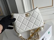 Chanel Hobo Pearl Bag White Size 13 x 18 x 7 cm - 3