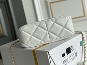 Chanel Hobo Pearl Bag White Size 13 x 18 x 7 cm - 2