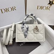 Dior Book Tote Mini White Size 21.5 x 13 x 7.5 cm - 2