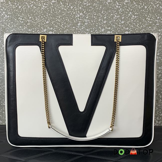 Valentino Garavani Large White Chain Tote Bag Size 45 x 35 x 3.5 cm - 1