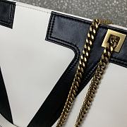 Valentino Garavani Large White Chain Tote Bag Size 45 x 35 x 3.5 cm - 5