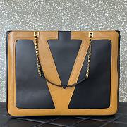 Valentino Garavani Large Black Chain Tote Bag Size 45 x 35 x 3.5 cm - 1