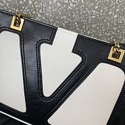 Valentino Garavani Small White Chain Tote Bag Size 27 x 18 x 3 cm - 3