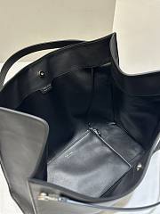 The Row Alexia Small Tote Bag in Grained Calfskin Black Size 36 x 29 x 15 cm - 3