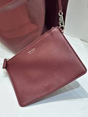 The Row Alexia Small Tote Bag in Grained Calfskin Red Size 36 x 29 x 15 cm - 4