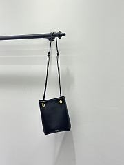  Loewe Pebble Soft Leather Pouch Black Size 17 x 7 x 21.5 cm - 3