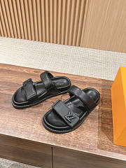 Louis Vuitton Unisex Black Sandals - 3