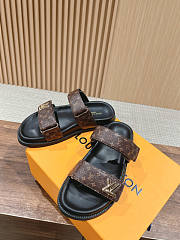 Louis Vuitton Unisex Brown Sandals - 3