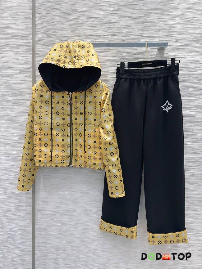 Louis Vuitton Women Set - 1