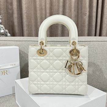 Dior Lady White Lambskin Leather Cannage Size 20 x 17 x 8 cm