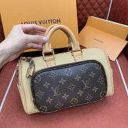 Louis Vuitton Keepall Bandoulière 25 M12627 Size 25 x 15 x 11 cm - 3