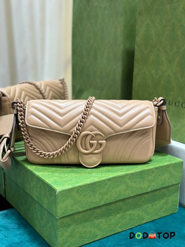 Gucci GG Marmont Matelassé Shoulder Bag Beige Size 26.5 x 13 x 7 cm - 1