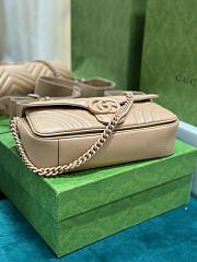 Gucci GG Marmont Matelassé Shoulder Bag Beige Size 26.5 x 13 x 7 cm - 4