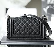 Chanel Boy Bag Grain Calfskin Black Size 20.5 x 12 x 8.5 cm - 4