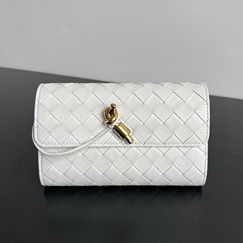 Bottega Veneta Andiamo Clutch Wallet White Size 19 x 11.5 x 3 cm