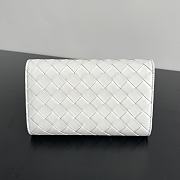 Bottega Veneta Andiamo Clutch Wallet White Size 19 x 11.5 x 3 cm - 2