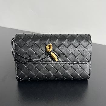 Bottega Veneta Andiamo Clutch Wallet Black Size 19 x 11.5 x 3 cm