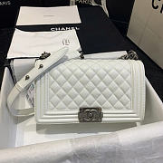  Chanel White caviar leather Boy Bag size 25cm - 1