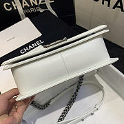  Chanel White caviar leather Boy Bag size 25cm - 2